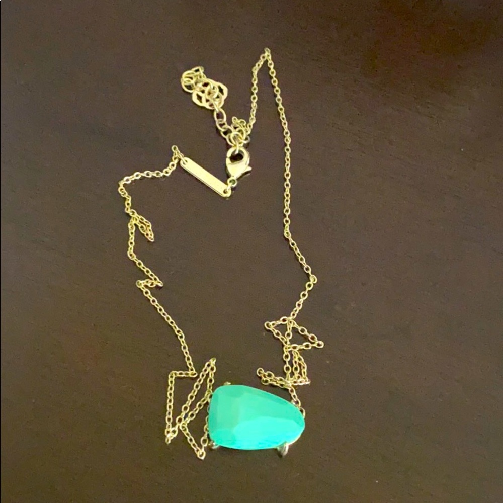 Kendra Scott necklace